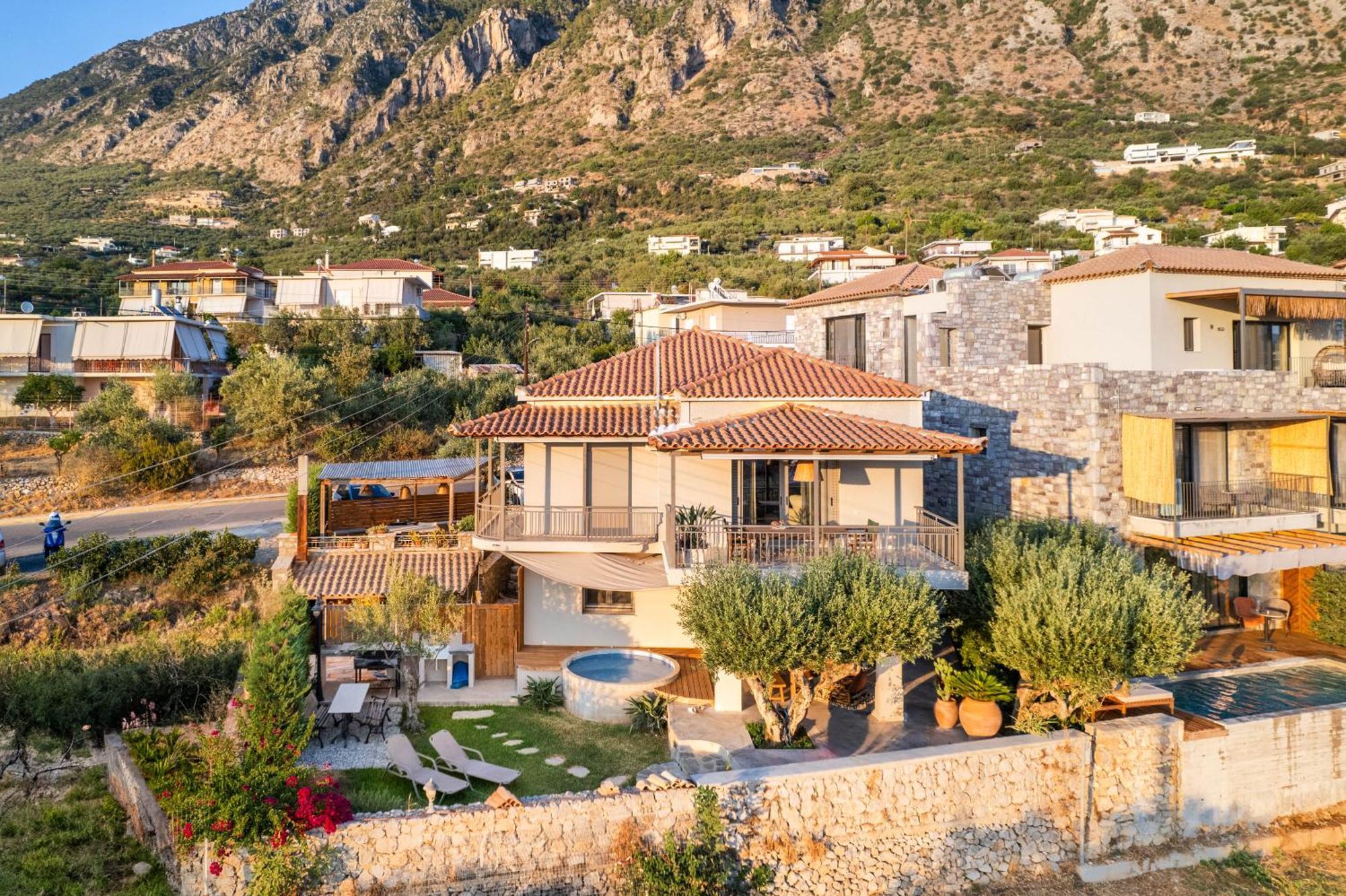 Petrichor Apartment Kalamata Bagian luar foto